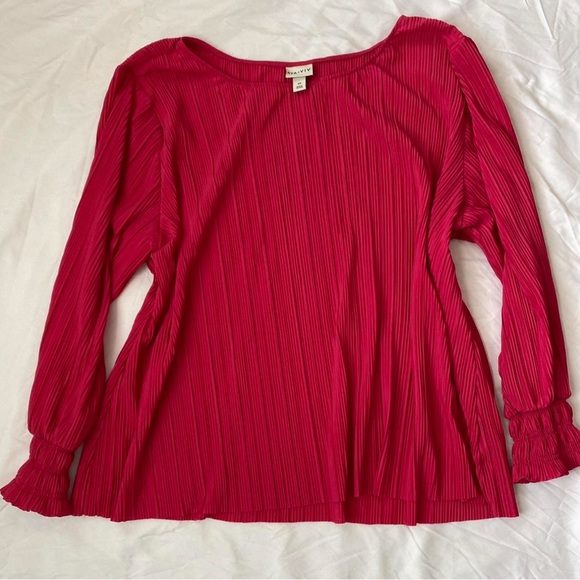 Plus size long sleeve plisse blouse - Picture 1 of 5